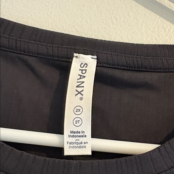 Black Spanx Women’s Tee Shirt NWOT - Picture 4 of 7